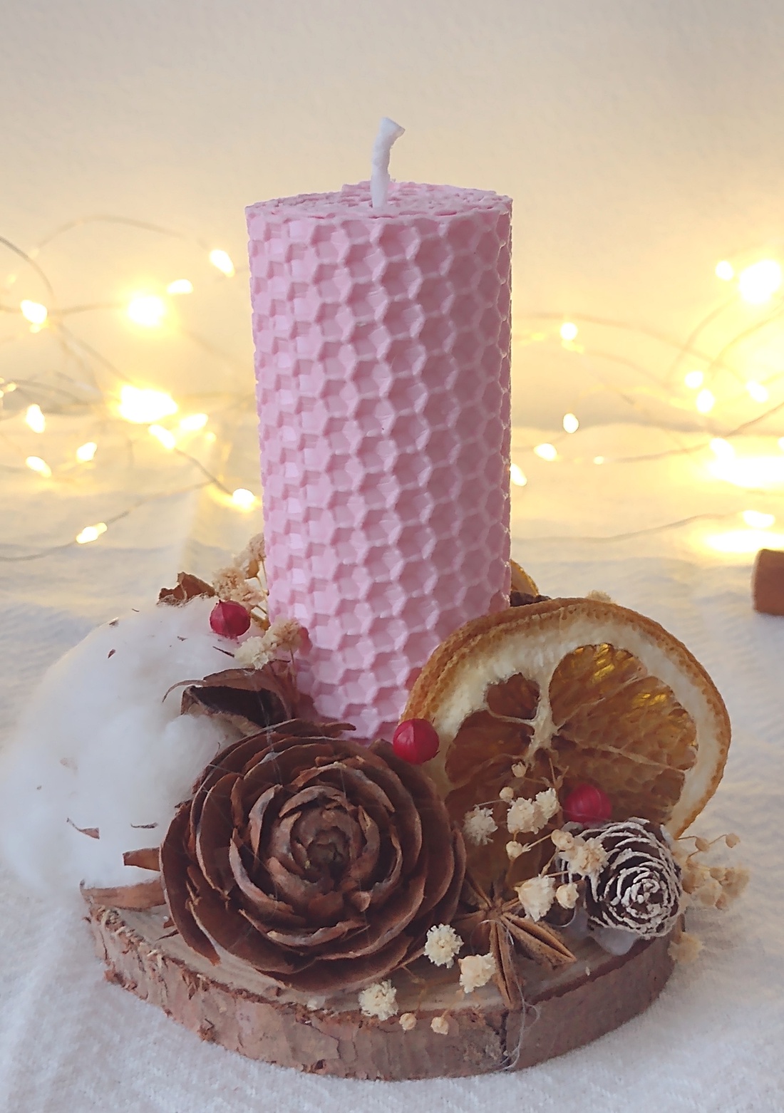 Decorațiune lumânare din ceară naturală și elemente naturale - crăciun - decorațiuni de crăciun de casă - lumânări parfumate de crăciun - Artynos.ro