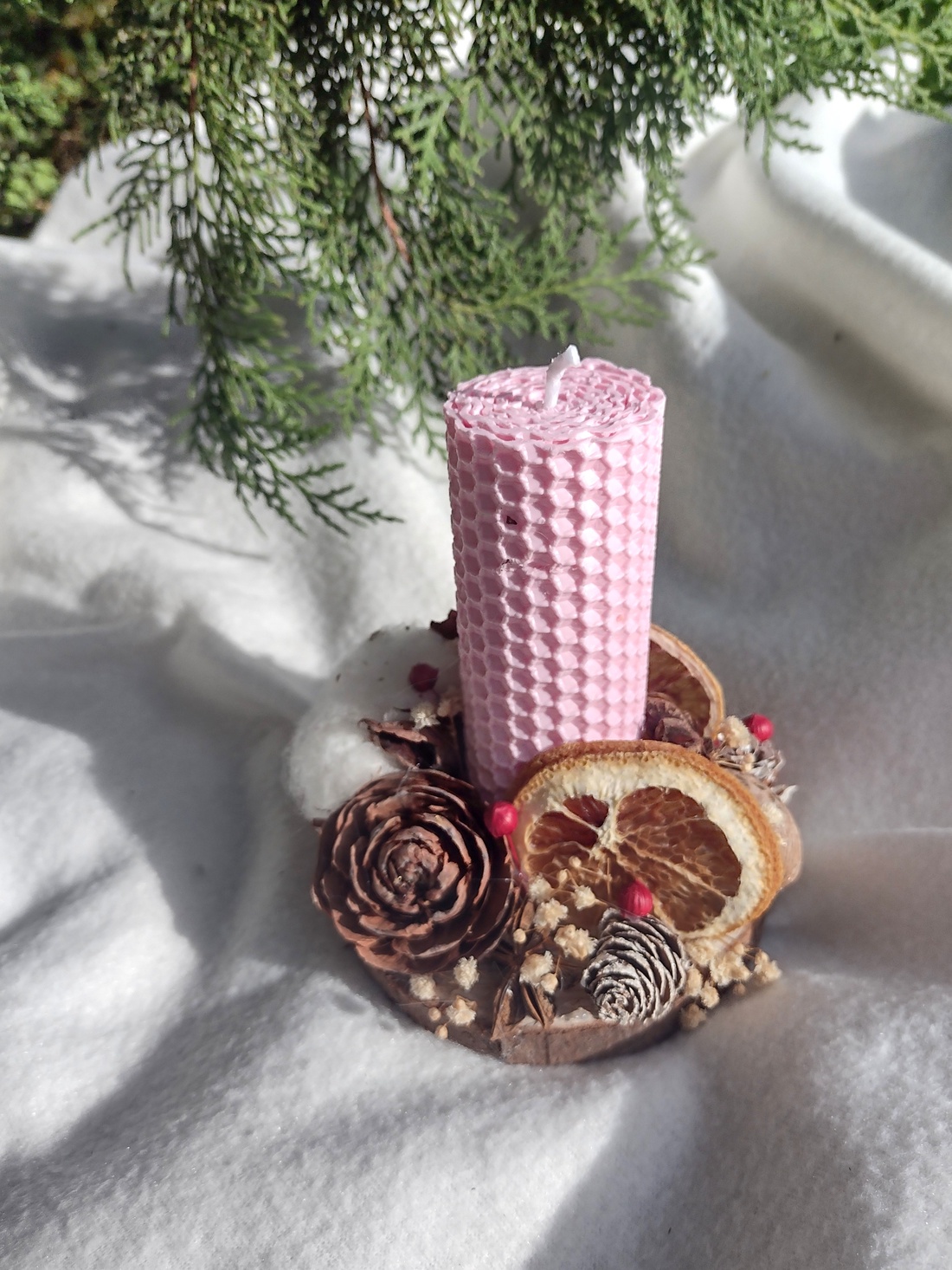 Decorațiune lumânare din ceară naturală și elemente naturale - crăciun - decorațiuni de crăciun de casă - lumânări parfumate de crăciun - Artynos.ro