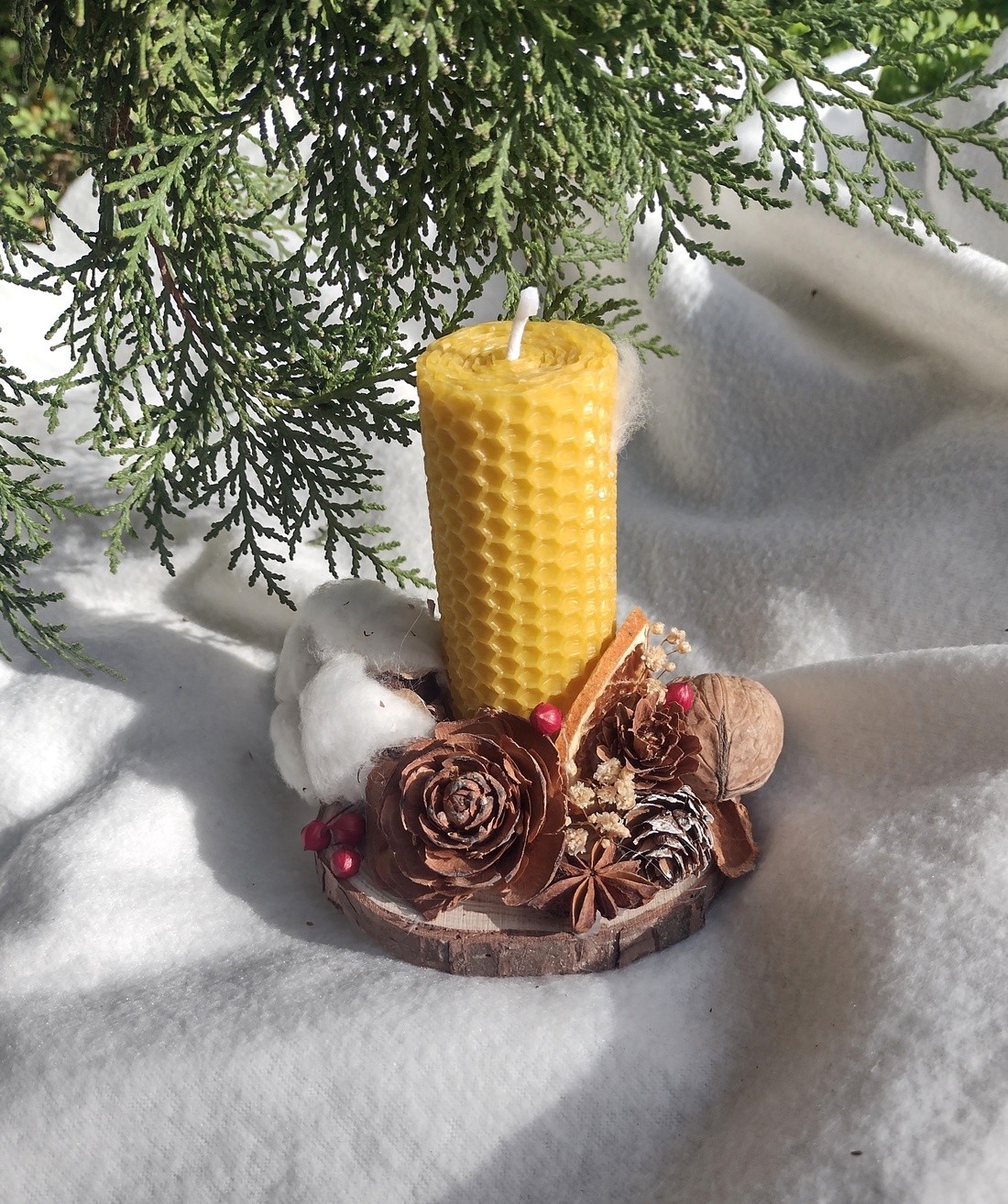 Decorațiune lumânare din ceară naturală și elemente naturale - crăciun - decorațiuni de crăciun de casă - lumânări parfumate de crăciun - Artynos.ro