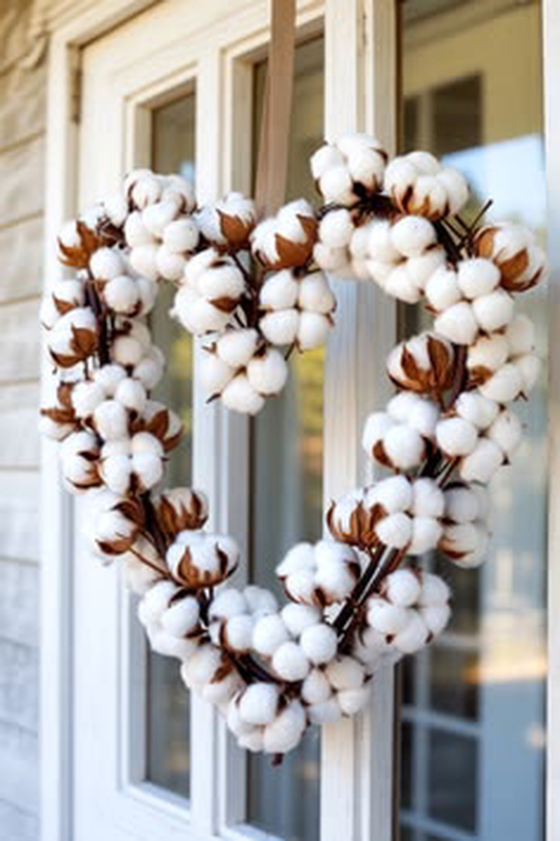 Coroniță decorativă în formă de inimă cu flori de bumbac natural - casă & stil de viață - decorațiuni de casă - accesorii florale - coronițe decor - Artynos.ro