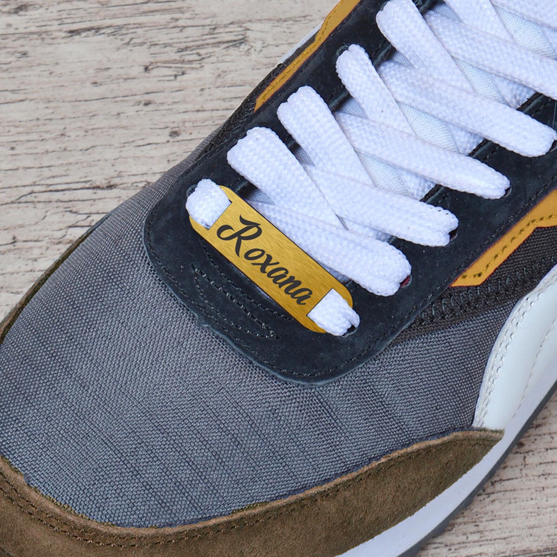 Set 2 Tag-uri personalizate, Piksel, pentru sneakersi, 4.5 x 1.3 cm - îmbrăcăminte și modă - pantofi, papuci, șosete - adidași - Artynos.ro