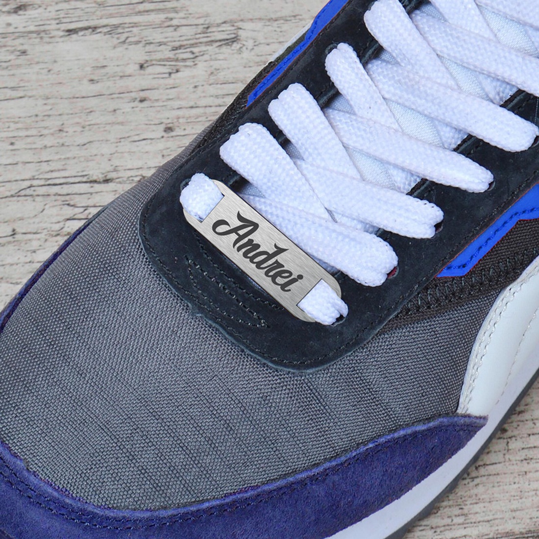 Set 2 Tag-uri personalizate, Piksel, pentru sneakersi, 4.5 x 1.3 cm - îmbrăcăminte și modă - pantofi, papuci, șosete - adidași - Artynos.ro