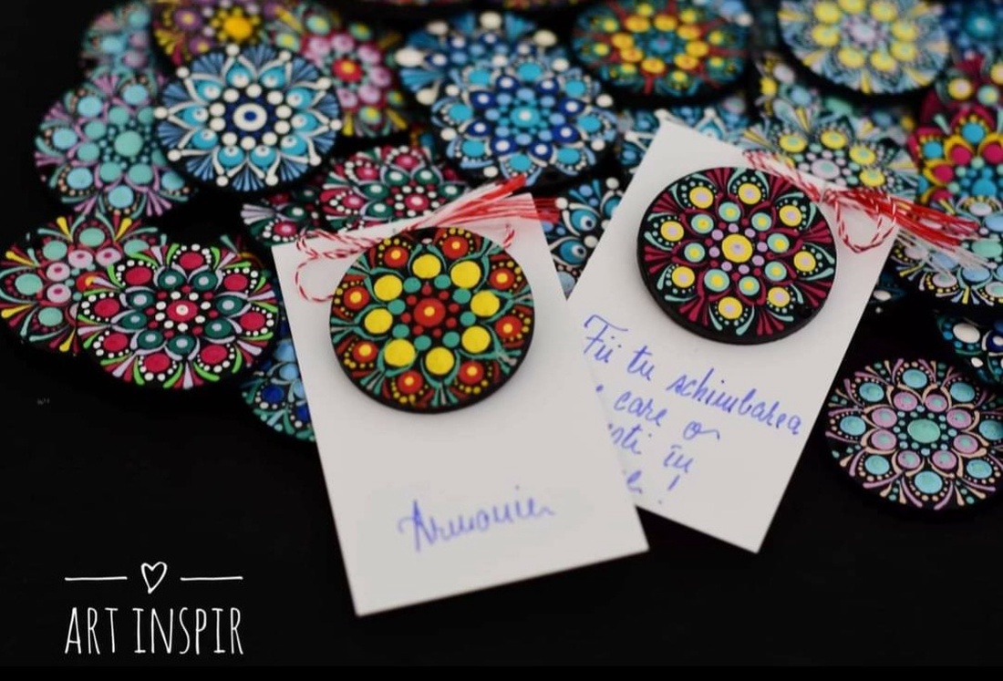 Broșă pictată în stil mandala - arte vizuale și accesorii - picturi - pictură acrilică - Artynos.ro Broșă pictată în stil mandala - arte vizuale și accesorii - picturi - pictură acrilică - Artynos.ro