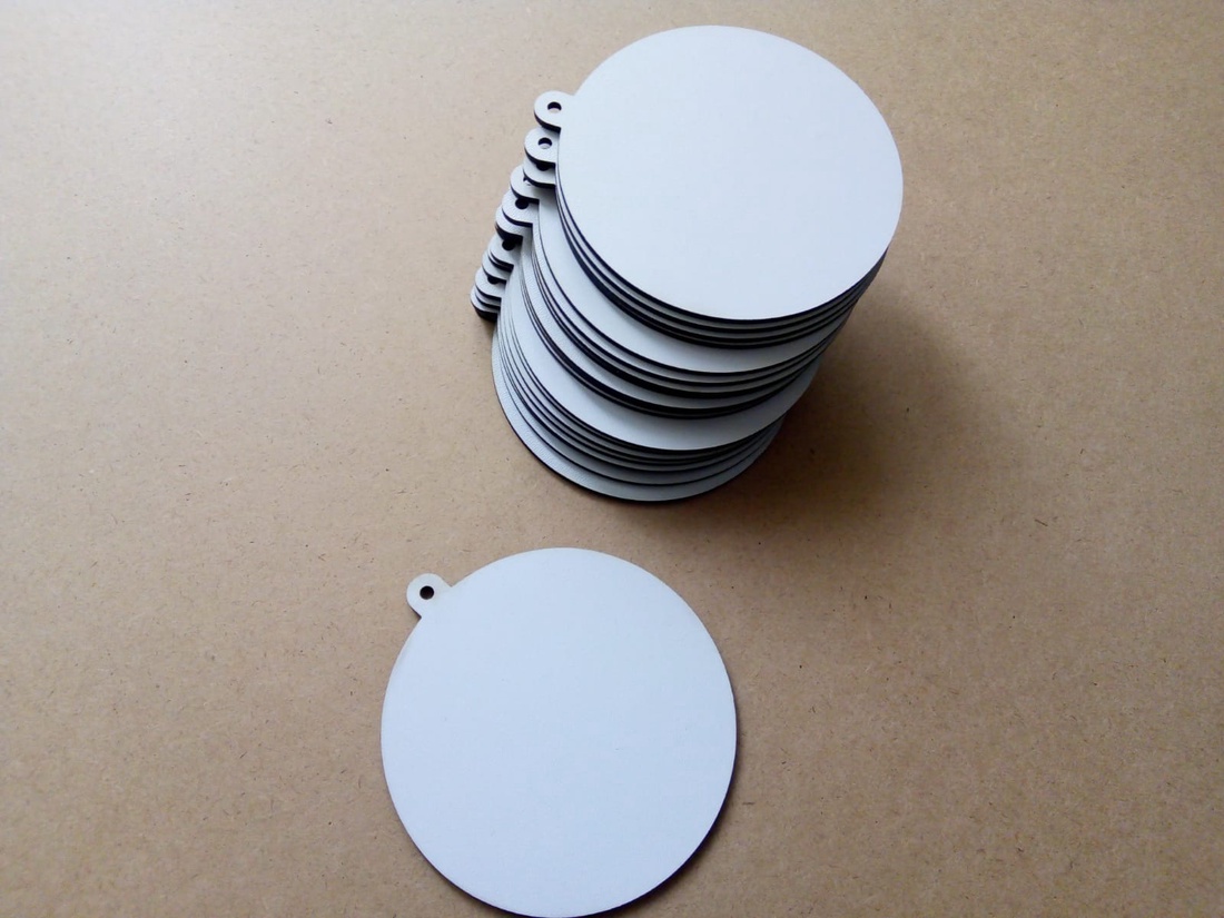 Set 30 blank-uri glob de Craciun pentru decorat, HDF alb 3 mm, diametru 9 cm - crăciun - decorațiuni de crăciun de casă - globuri de crăciun - Artynos.ro