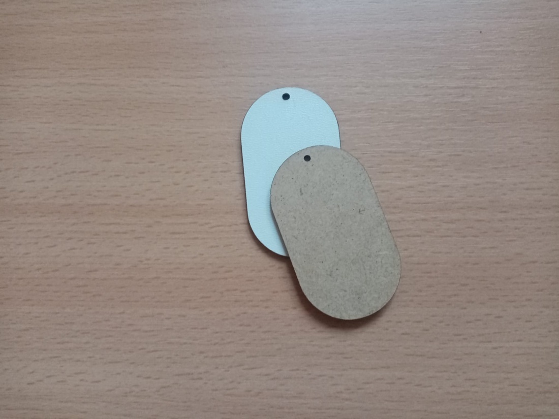 Set 50 blank-uri in forma ovala pentru martisor. 5.7x3.3 cm - accessorii și unelte - accesorii decorative - alte accesorii - Artynos.ro