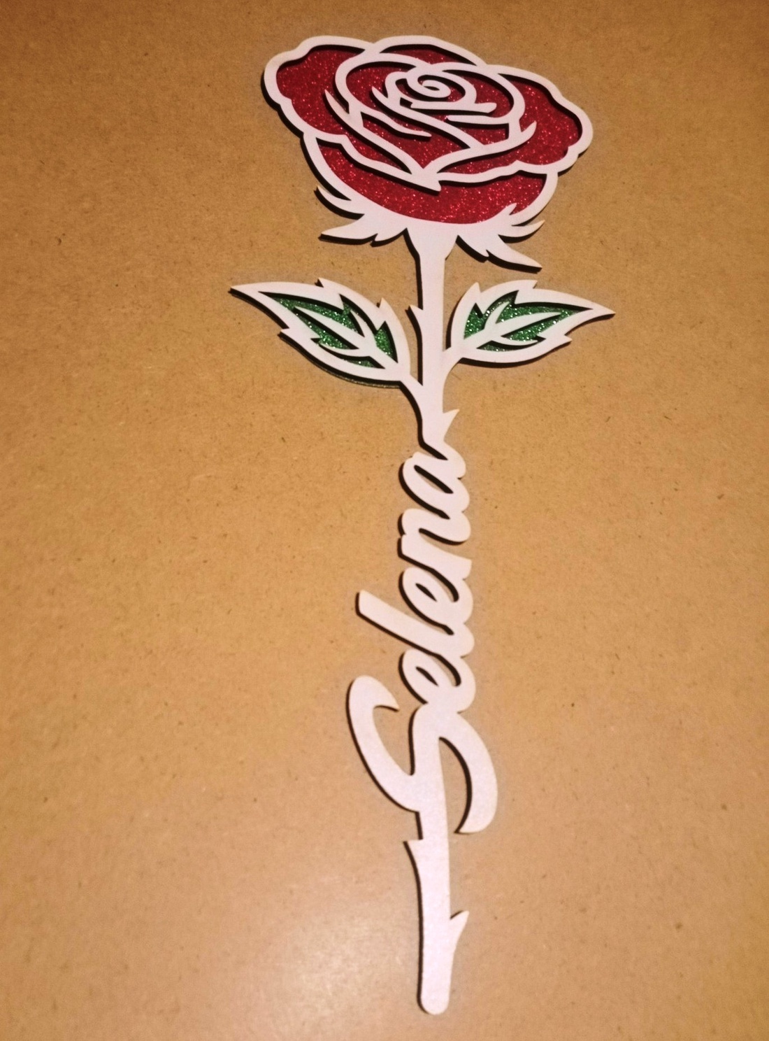 Floare din lemn cu nume 30x12 cm - accessorii și unelte - accesorii decorative - alte accesorii - Artynos.ro