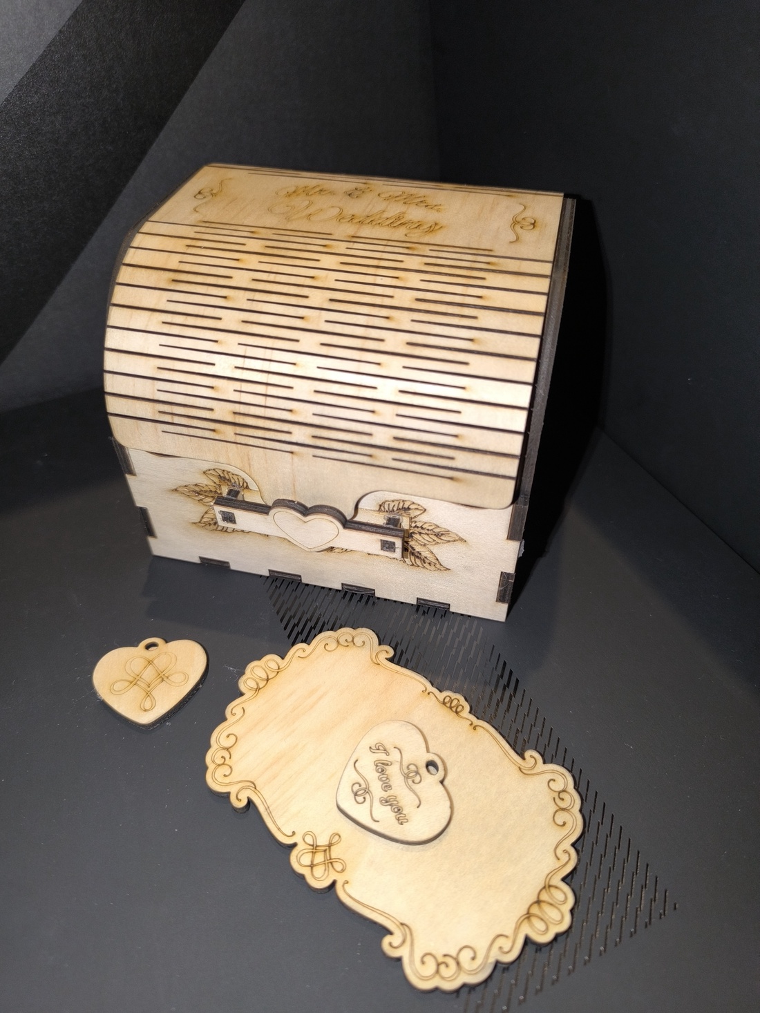 Cutie personalizata cu Amintiri si accesorii - accesorii nuntă - amintiri și cadouri de nuntă - cadou nuntă - set de ceremonie - Artynos.ro Cutie personalizata cu Amintiri si accesorii - accesorii nuntă - amintiri și cadouri de nuntă - cadou nuntă - set de ceremonie - Artynos.ro