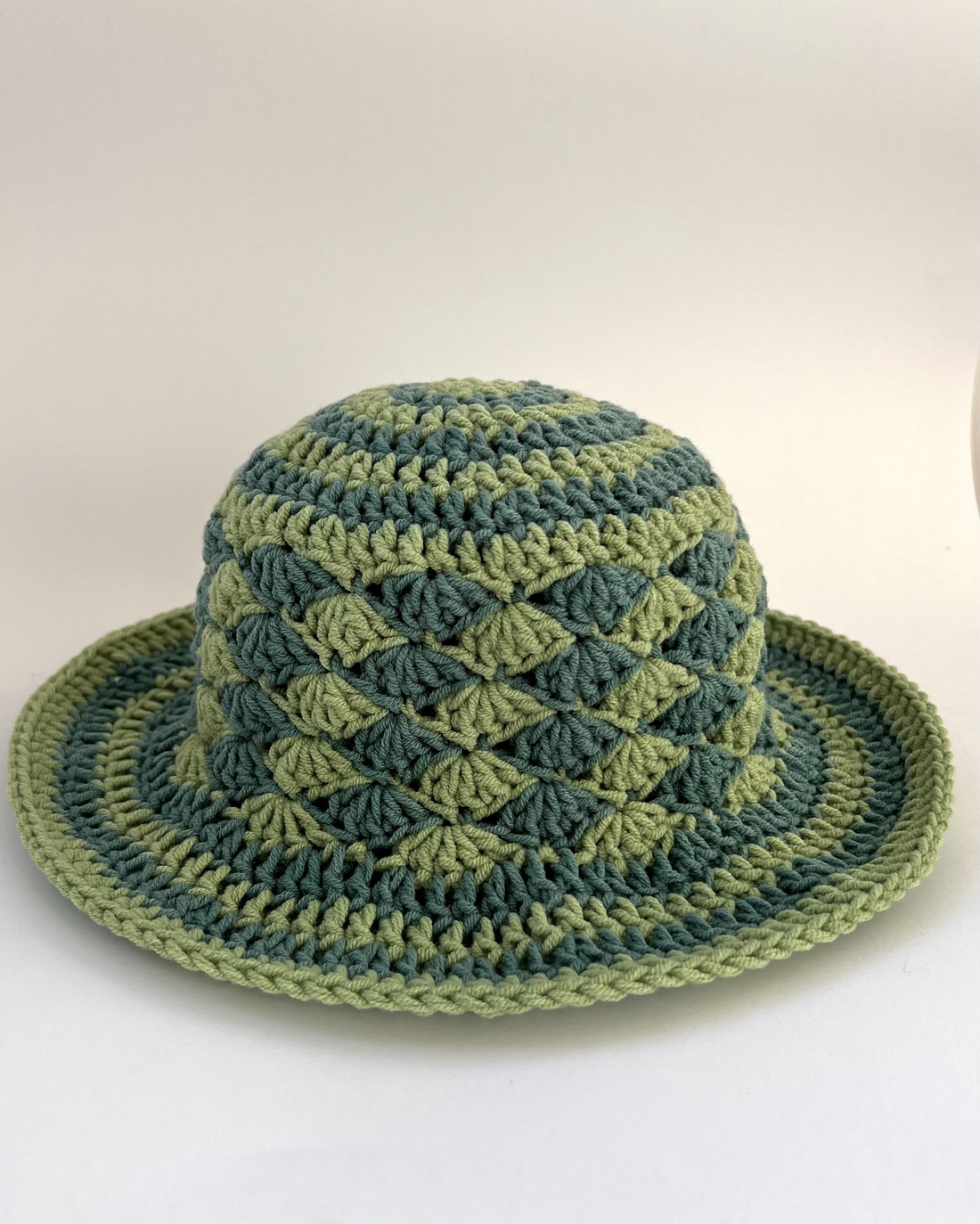 Palarie bucket-hat crosetata - îmbrăcăminte și modă - eșarfe, pălării, fularuri - pălărie - Artynos.ro