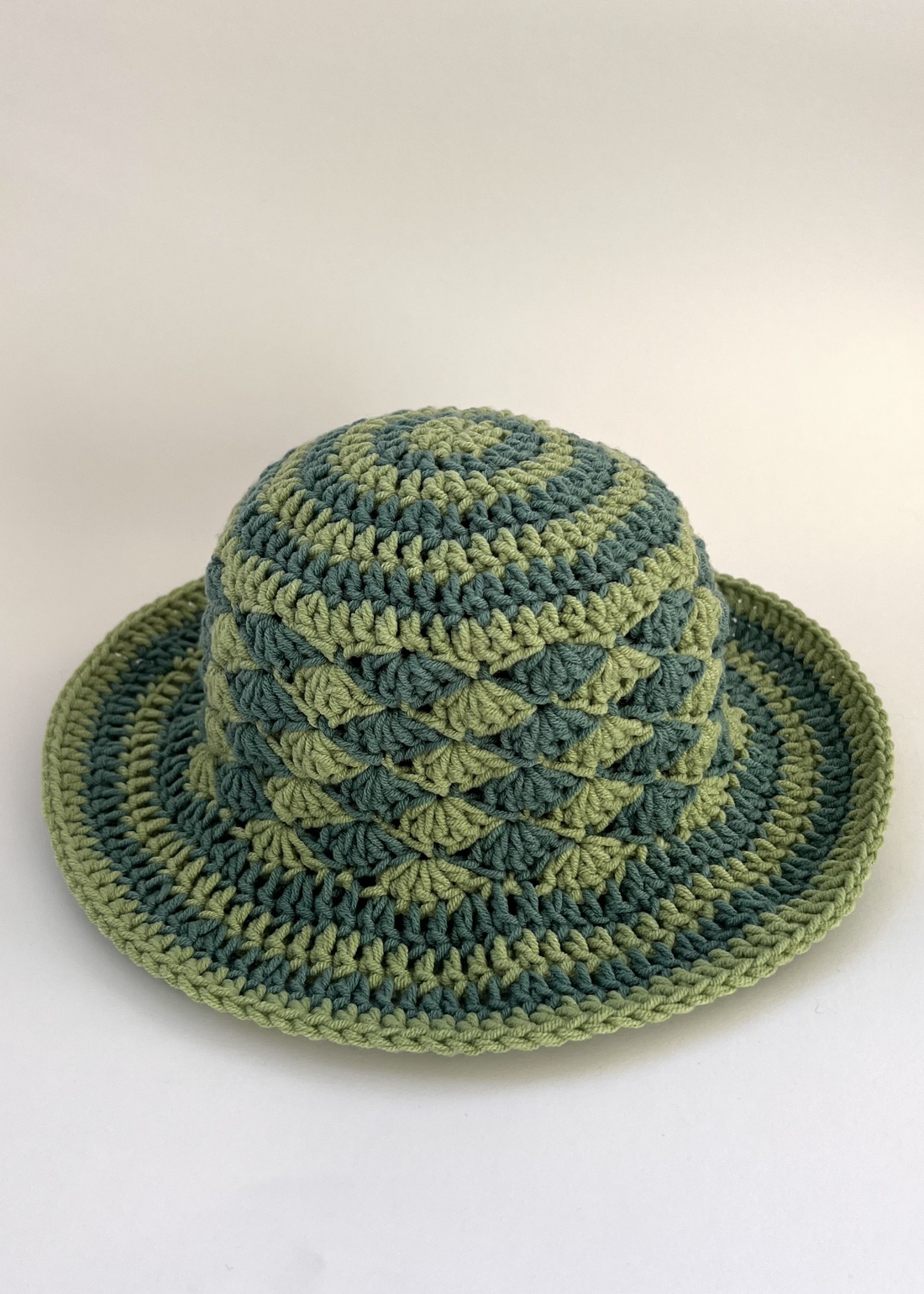Palarie bucket-hat crosetata - îmbrăcăminte și modă - eșarfe, pălării, fularuri - pălărie - Artynos.ro