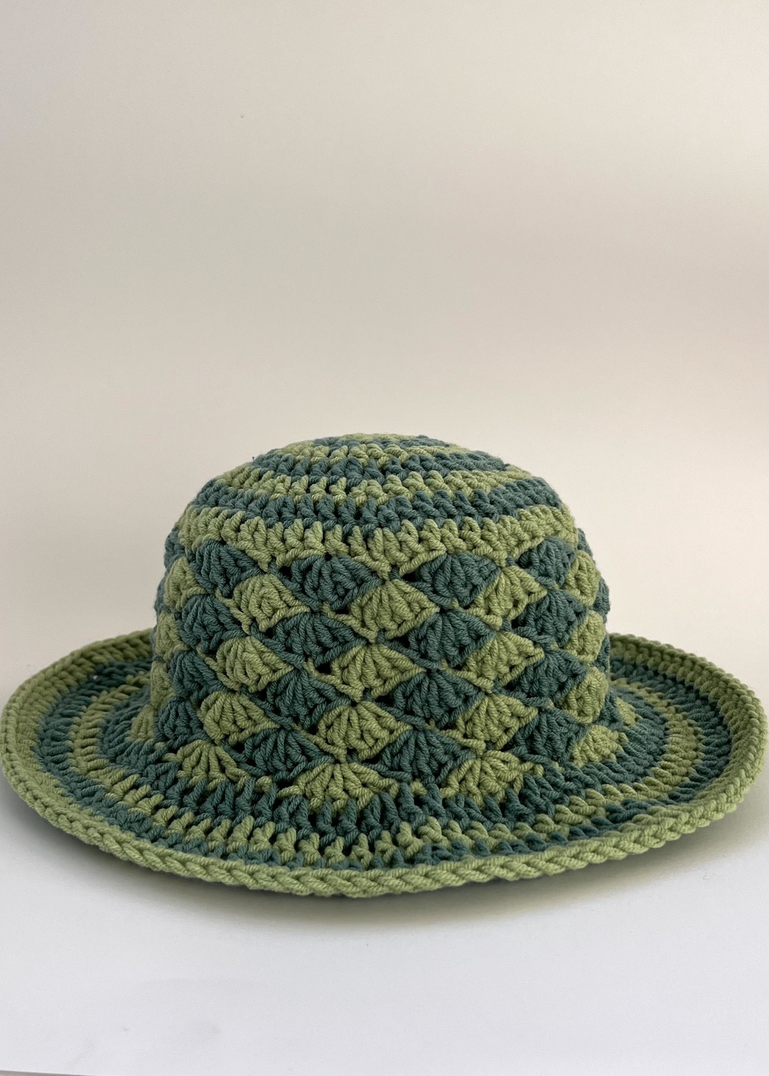 Palarie bucket-hat crosetata - îmbrăcăminte și modă - eșarfe, pălării, fularuri - pălărie - Artynos.ro