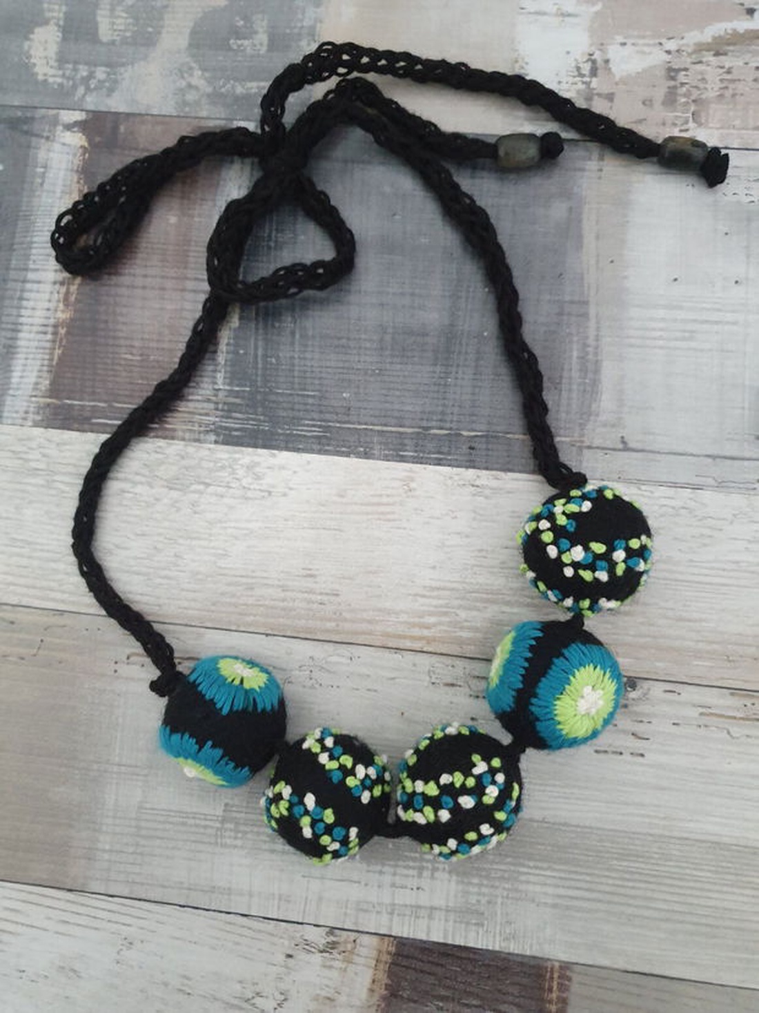 Colier  - bijuterii - coliere - coliere brodate - Artynos.ro