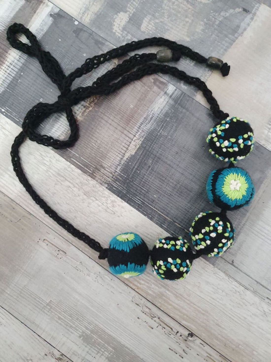 Colier  - bijuterii - coliere - coliere brodate - Artynos.ro