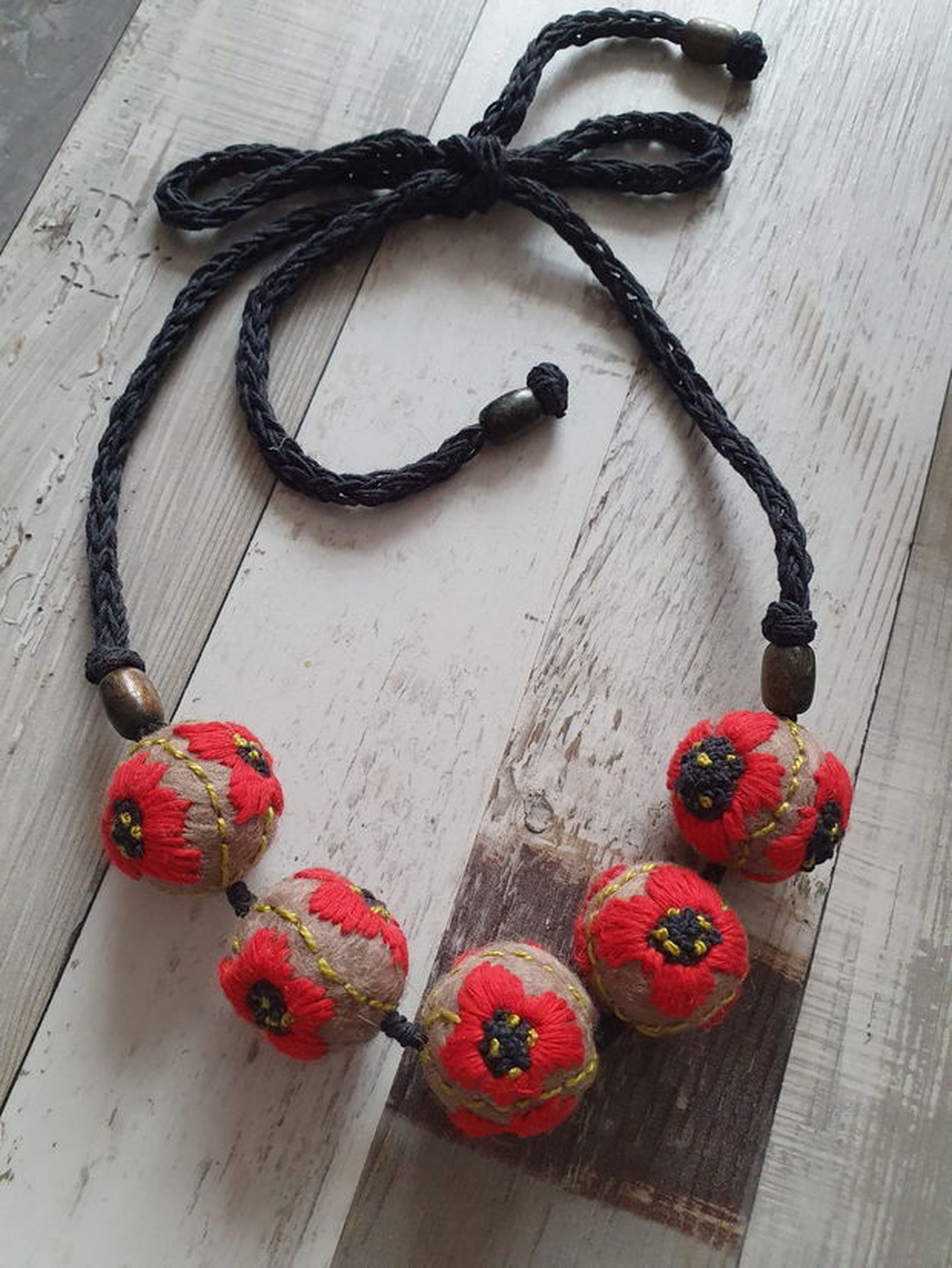 Colier  - bijuterii - coliere - coliere brodate - Artynos.ro