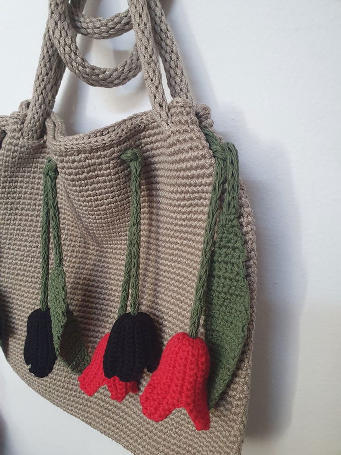 Geanta lalele  - genți și portofele - genți de mână și umăr - geantă casual - Artynos.ro