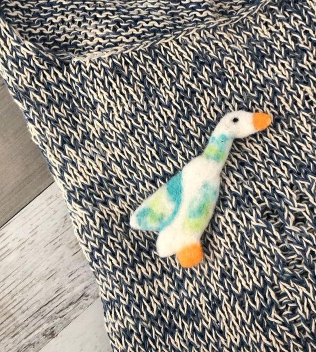 Brosa rata - bijuterii - broșe - Artynos.ro