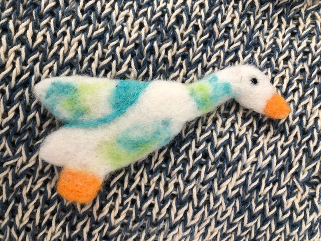 Brosa rata - bijuterii - broșe - Artynos.ro