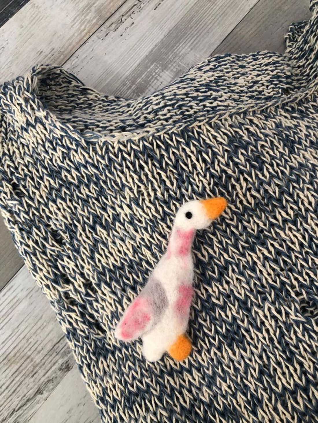 Brosa rata - bijuterii - broșe - Artynos.ro