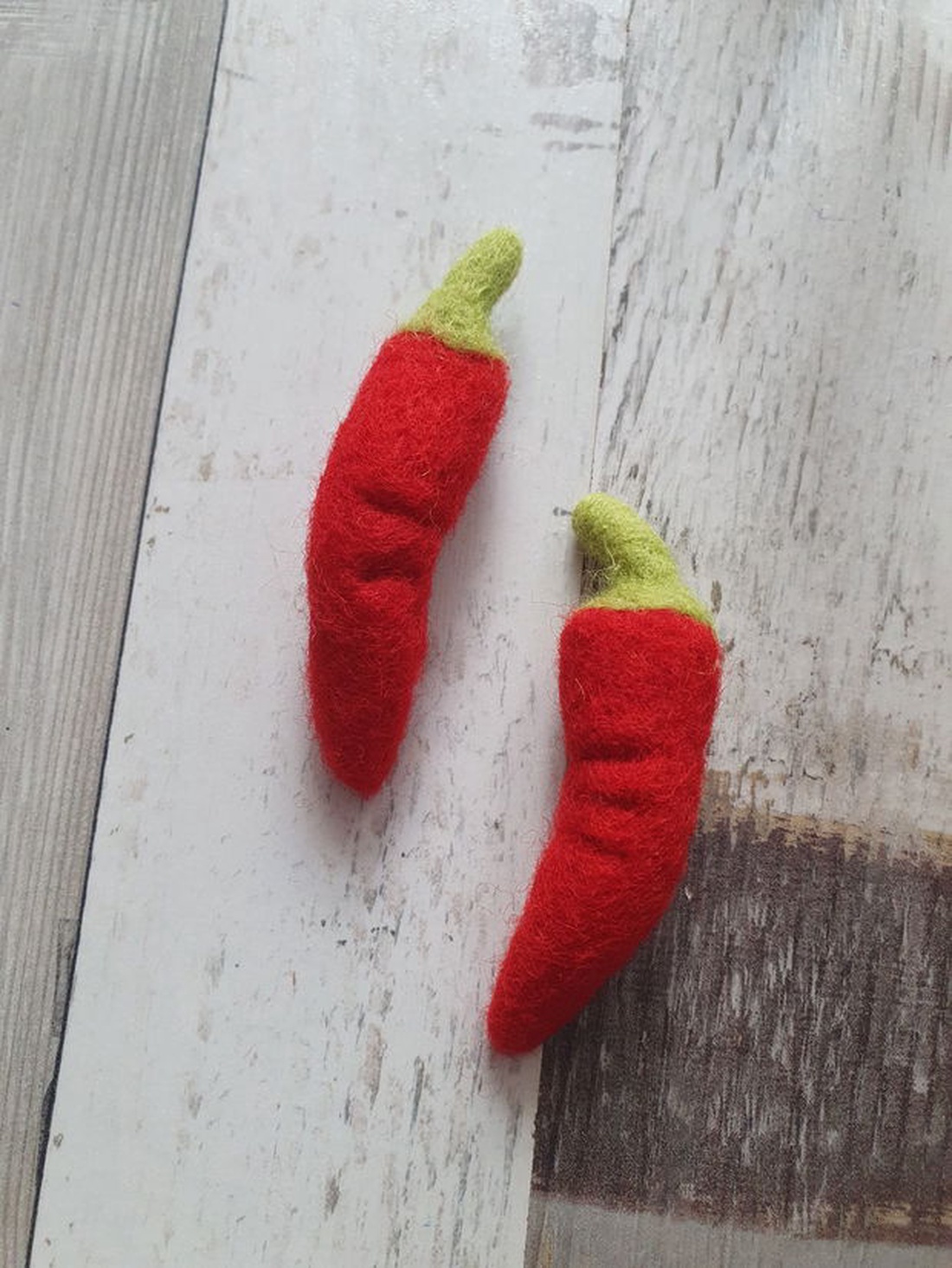 Brosa chili pepper - bijuterii - broșe - Artynos.ro