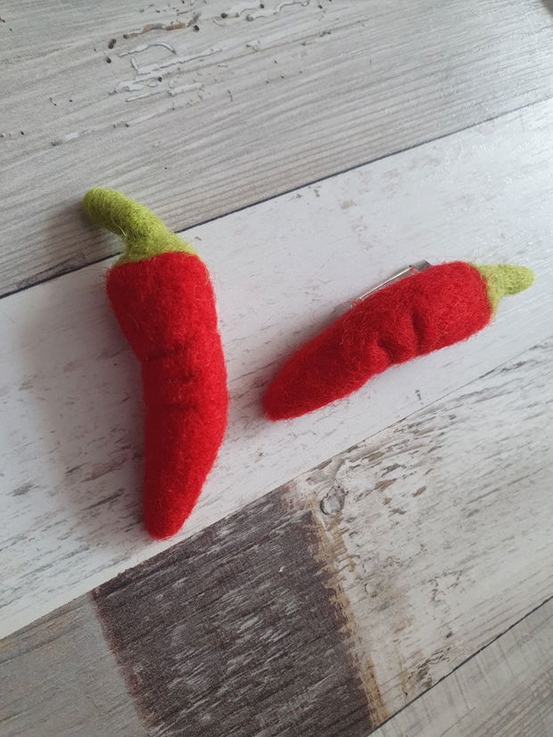 Brosa chili pepper - bijuterii - broșe - Artynos.ro