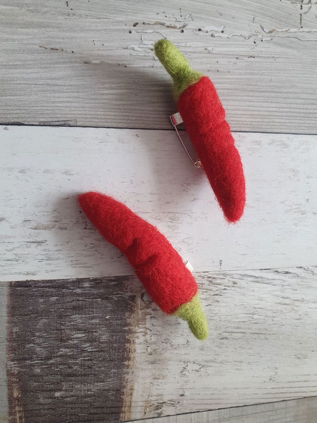 Brosa chili pepper - bijuterii - broșe - Artynos.ro