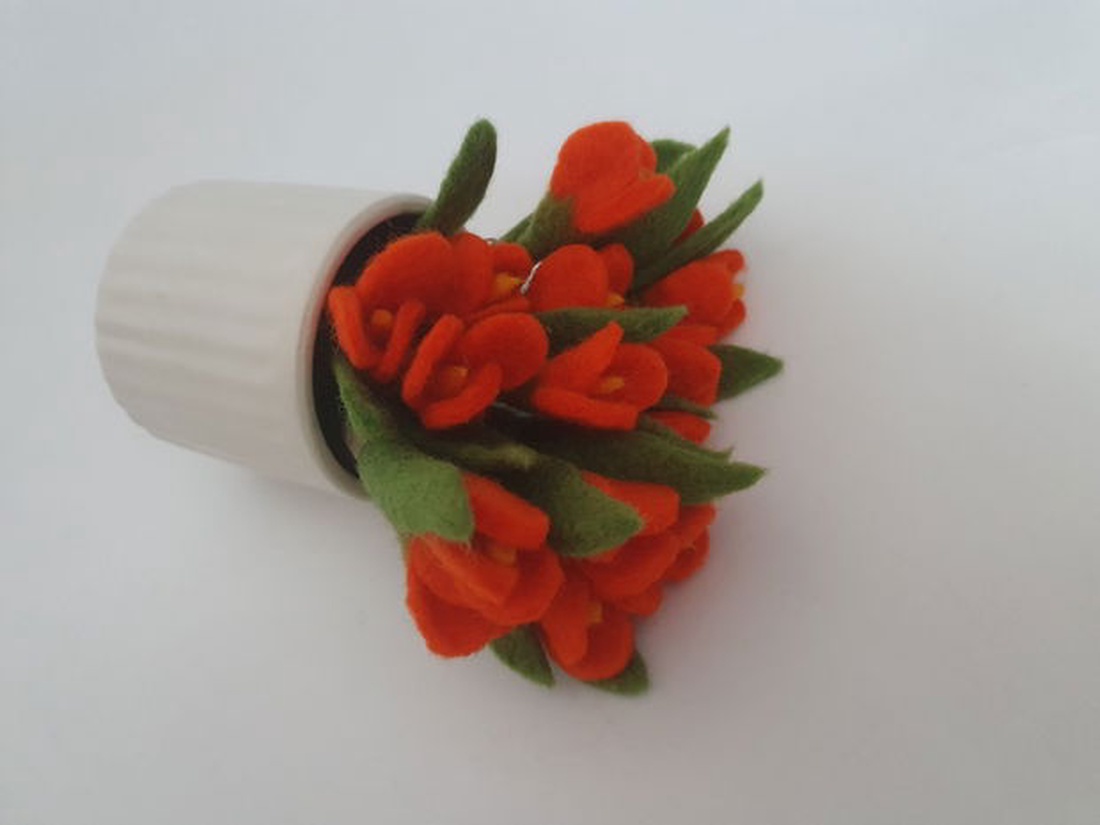 Brosa brandusa  - bijuterii - broșe - Artynos.ro