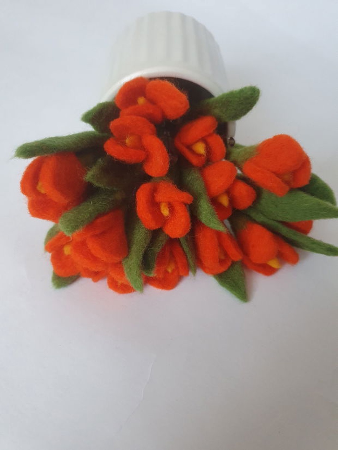 Brosa brandusa  - bijuterii - broșe - Artynos.ro