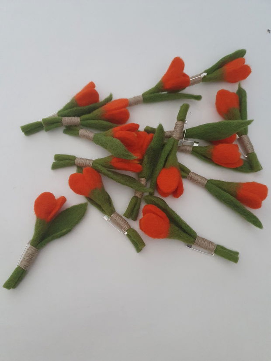 Brosa brandusa  - bijuterii - broșe - Artynos.ro