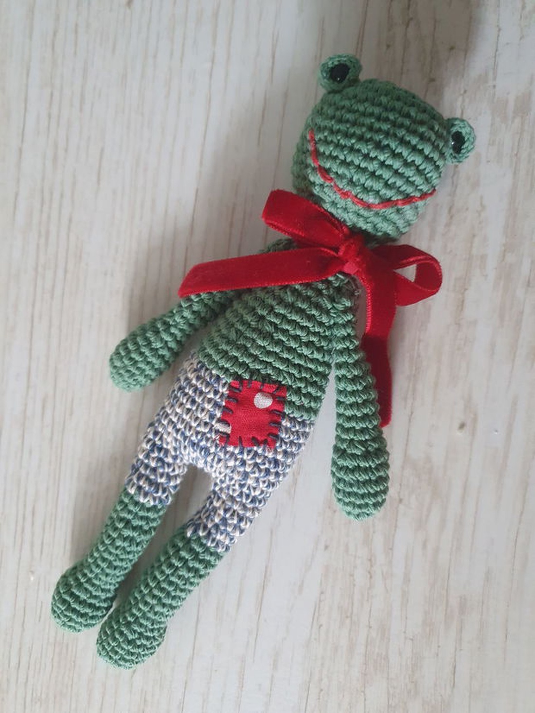 Jucarie broasca  - jucării și echipamente pentru copii - mașini mici, vehicule - autobuze jucării - Artynos.ro