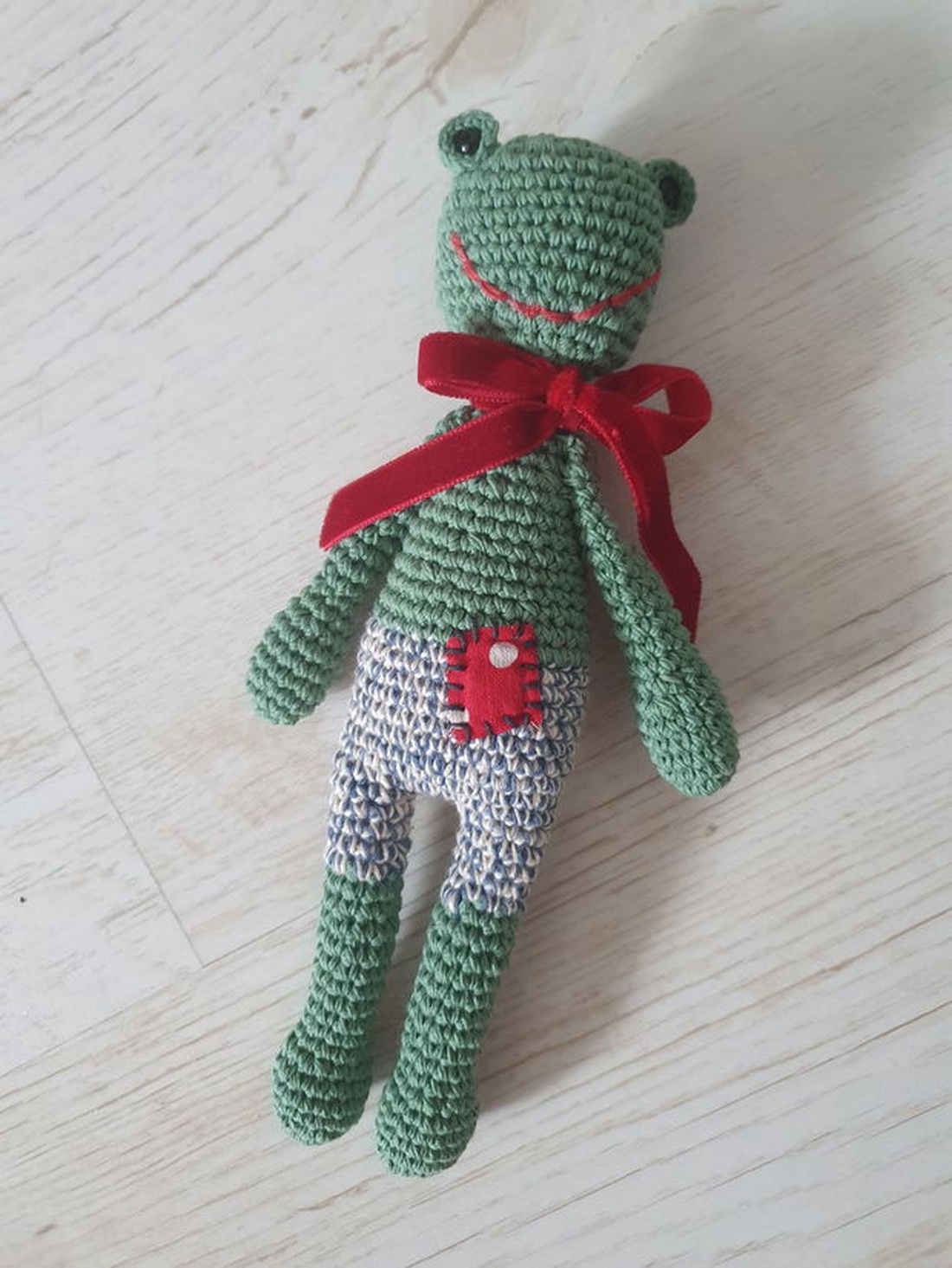 Jucarie broasca  - jucării și echipamente pentru copii - mașini mici, vehicule - autobuze jucării - Artynos.ro