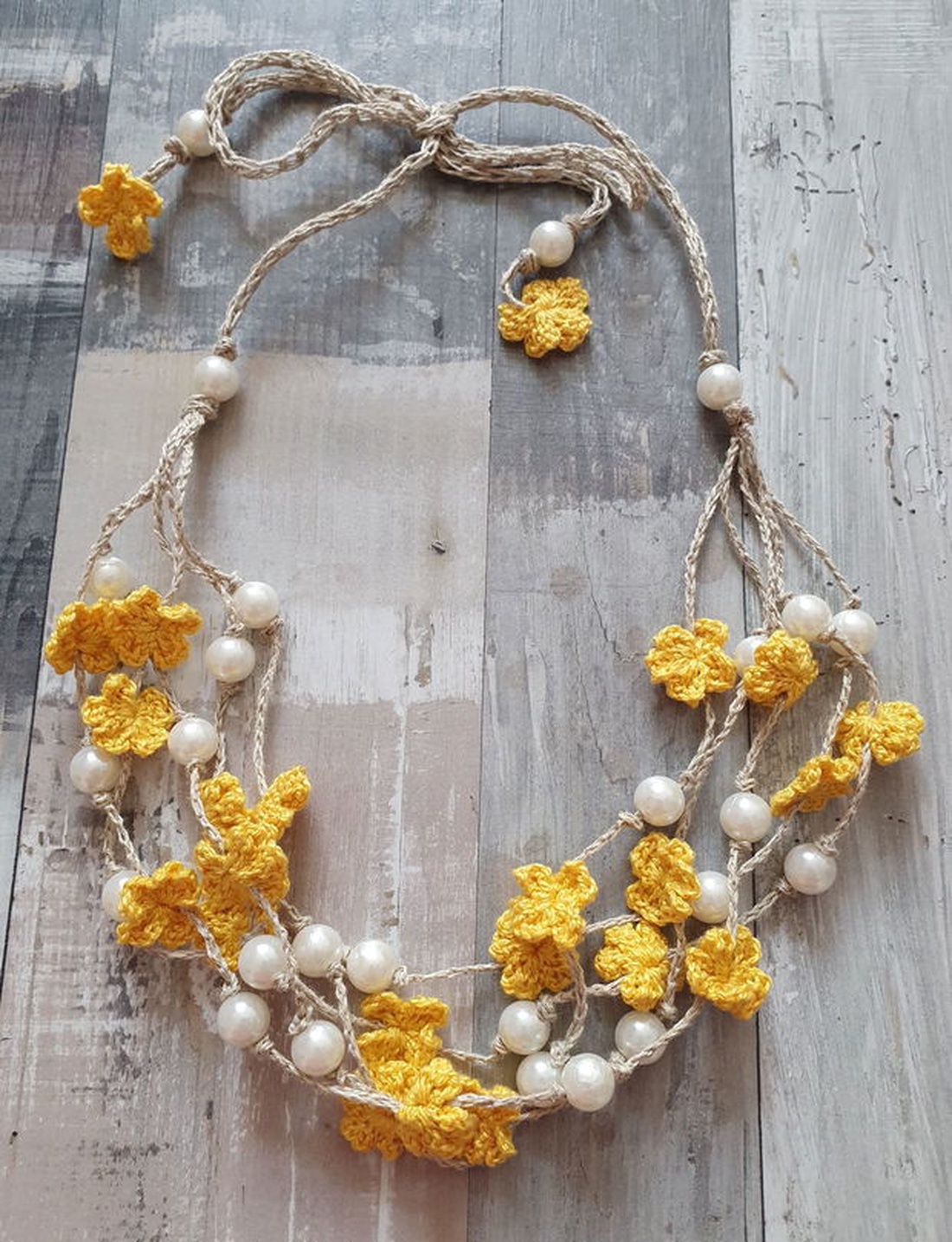 Colier cu flori  - bijuterii - coliere - coliere din perle - Artynos.ro