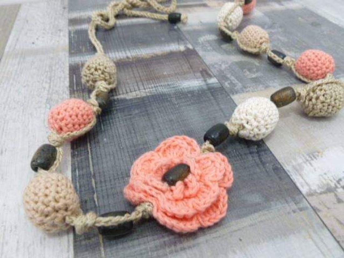 Colier bilute și flori  - bijuterii - coliere - coliere din mărgele - Artynos.ro