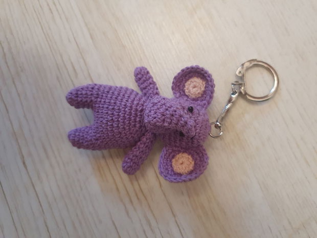 Breloc Lumpy  - genți și portofele - accesorii genți - breloc - Artynos.ro