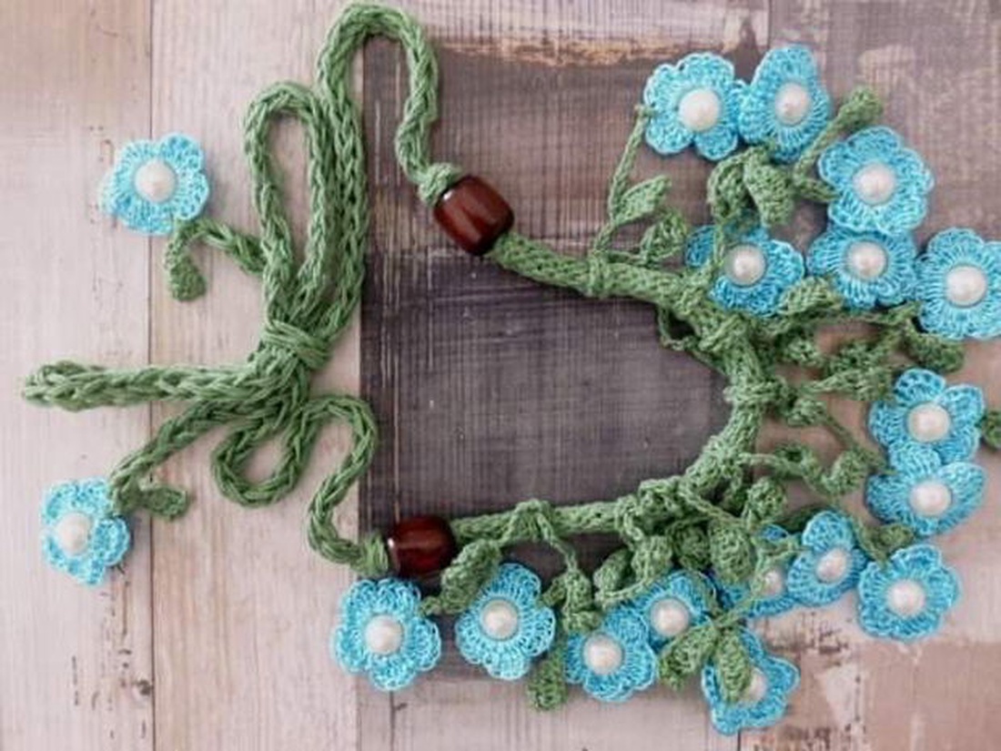 Colier cu flori  - bijuterii - coliere - coliere din perle - Artynos.ro