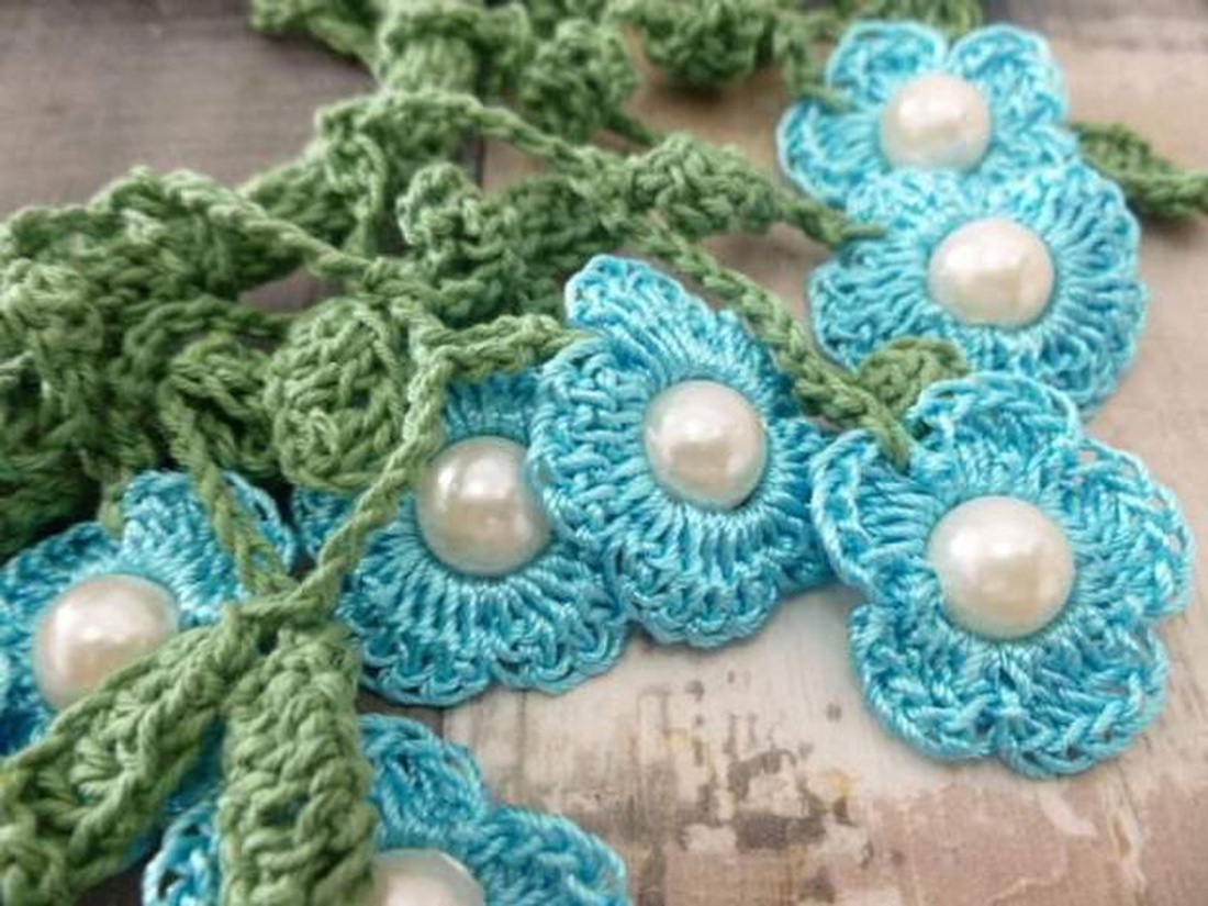 Colier cu flori  - bijuterii - coliere - coliere din perle - Artynos.ro