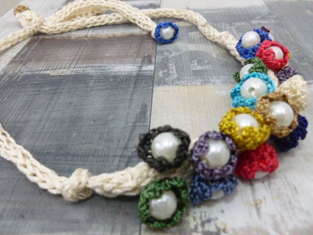 Colier cu flori  - bijuterii - coliere - coliere din perle - Artynos.ro