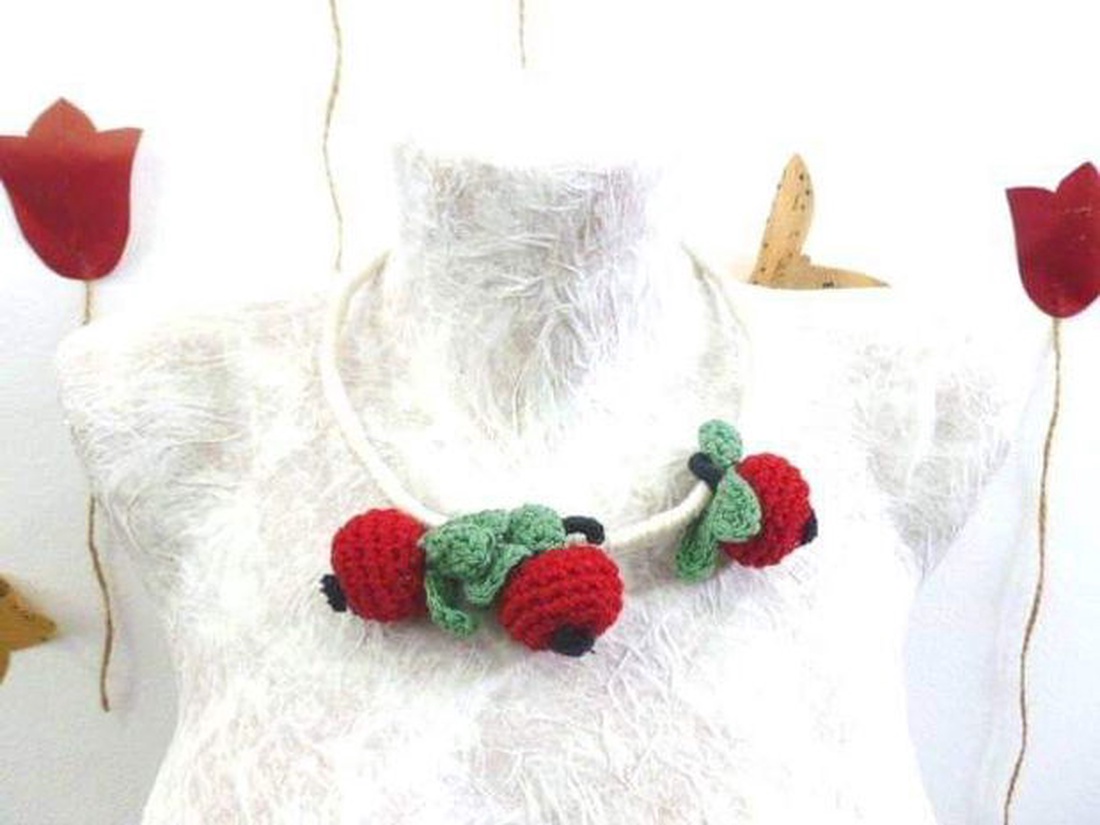 Colier cu mere - bijuterii - coliere - coliere cu pandative - Artynos.ro