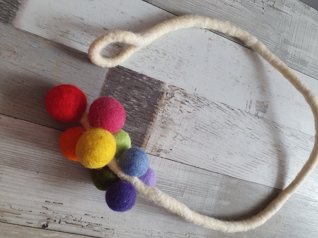 Colier curcubeu  - bijuterii - coliere - coliere din mărgele - Artynos.ro