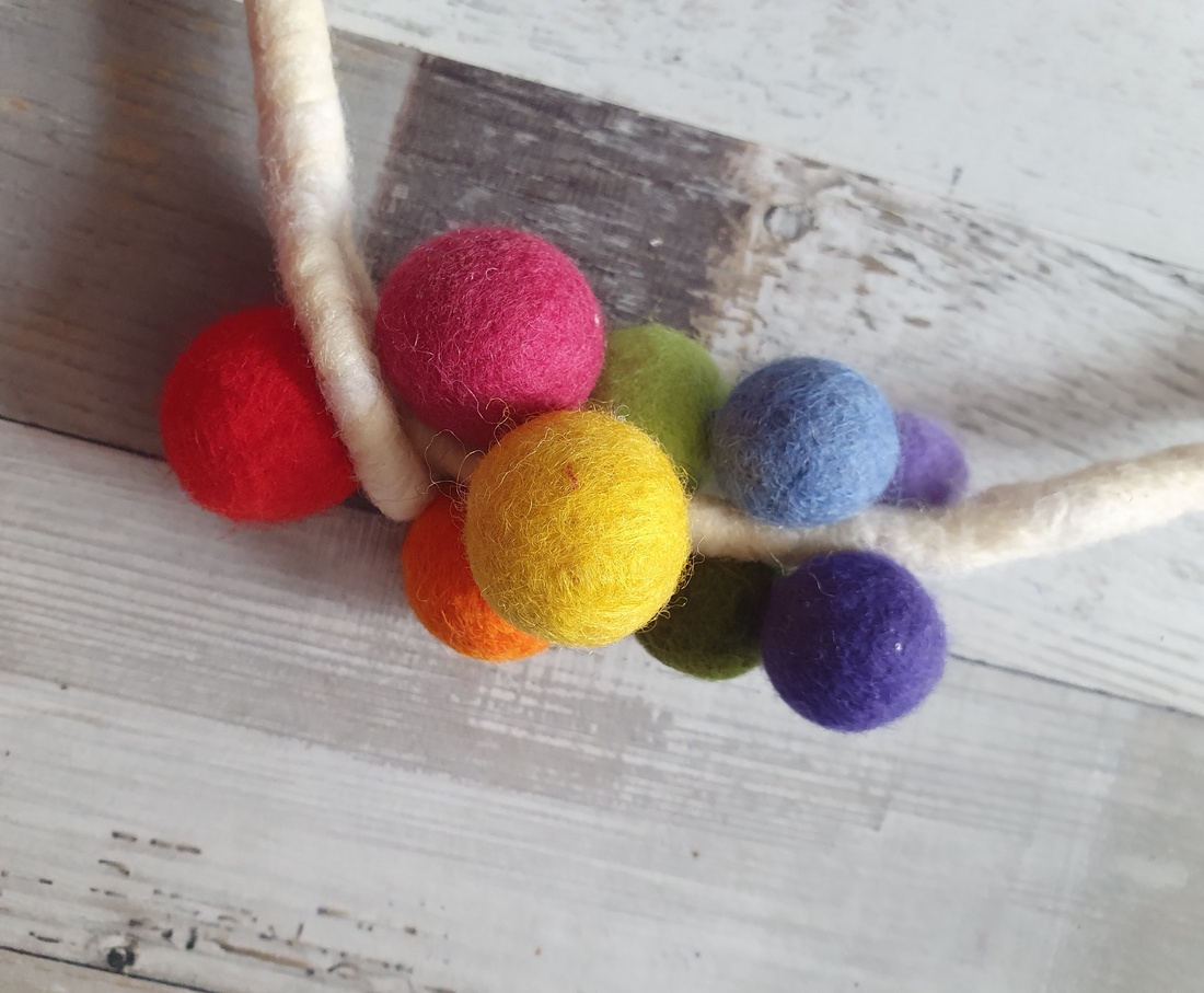 Colier curcubeu  - bijuterii - coliere - coliere din mărgele - Artynos.ro