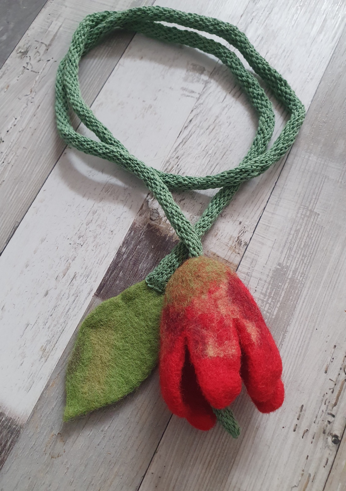 Colier lalea  - bijuterii - coliere - coliere cu pandative - Artynos.ro