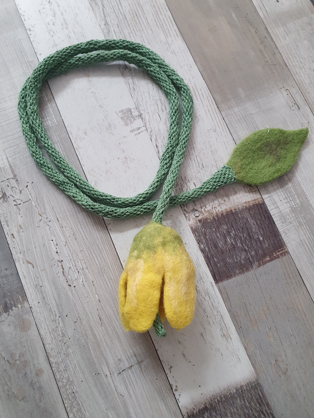 Colier lalea  - bijuterii - coliere - coliere cu pandative - Artynos.ro