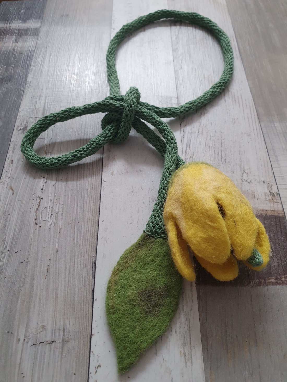 Colier lalea  - bijuterii - coliere - coliere cu pandative - Artynos.ro