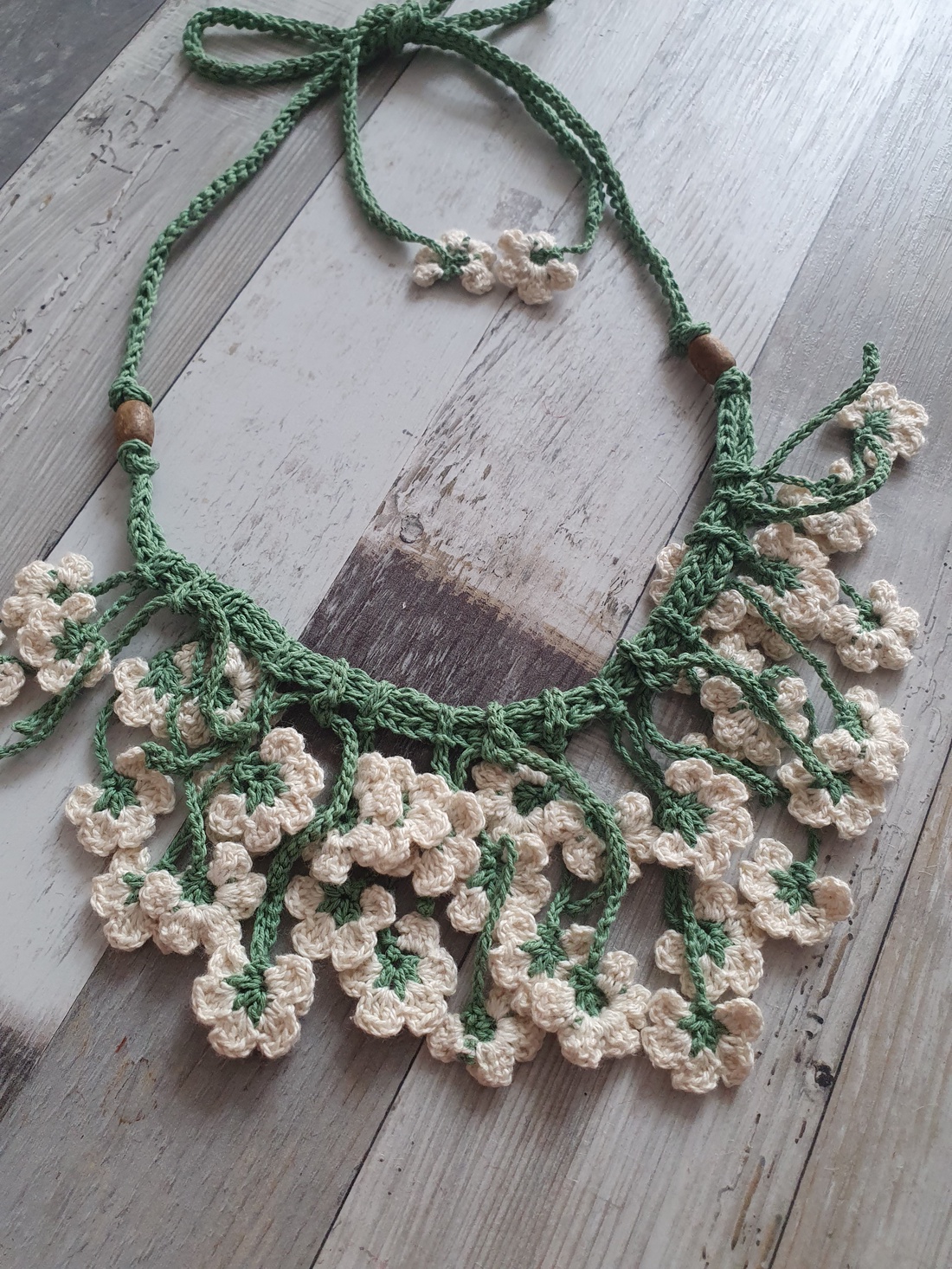 Colier cu flori  - bijuterii - coliere - coliere cu multiple șiruri - Artynos.ro