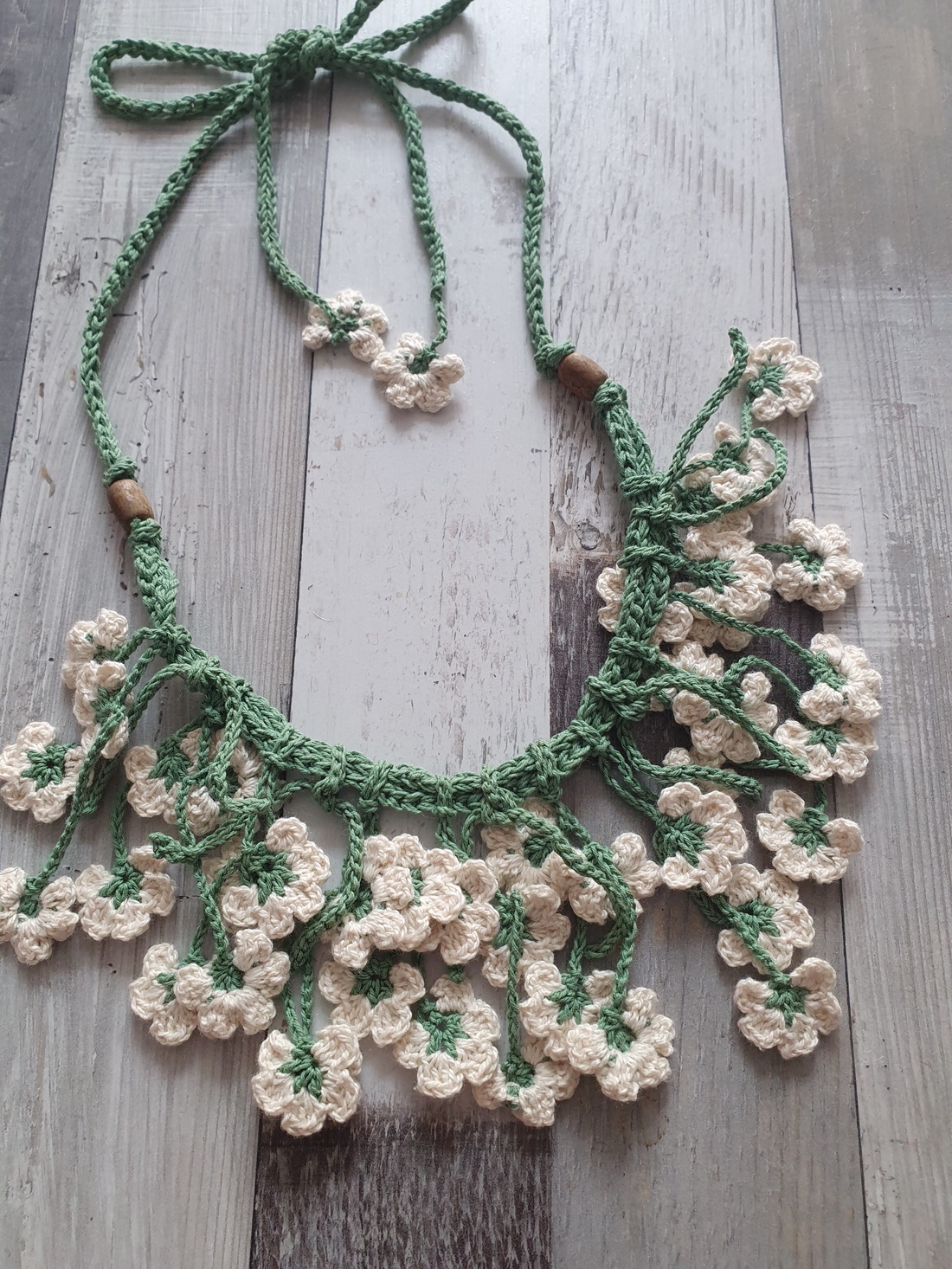 Colier cu flori  - bijuterii - coliere - coliere cu multiple șiruri - Artynos.ro