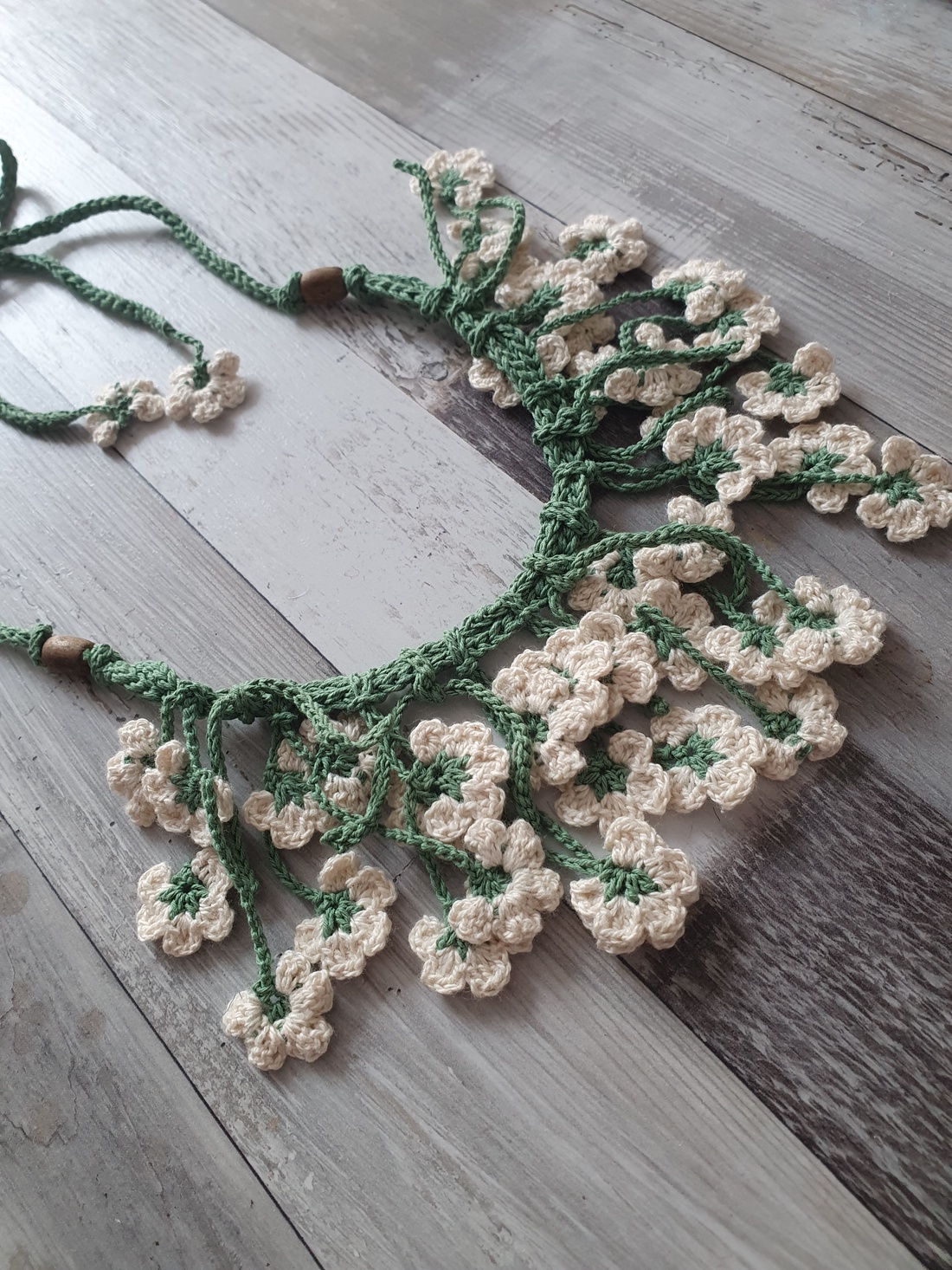 Colier cu flori  - bijuterii - coliere - coliere cu multiple șiruri - Artynos.ro