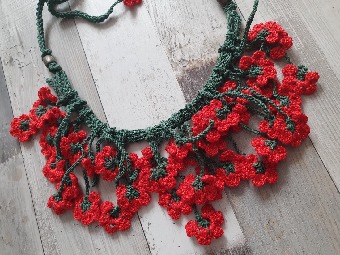 Colier cu maci  - bijuterii - coliere - pandative - Artynos.ro