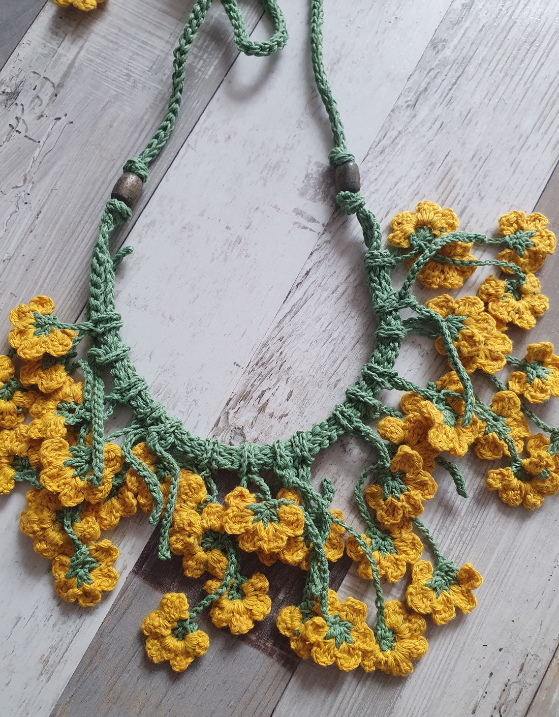 Colier cu flori  - bijuterii - coliere - coliere cu multiple șiruri - Artynos.ro