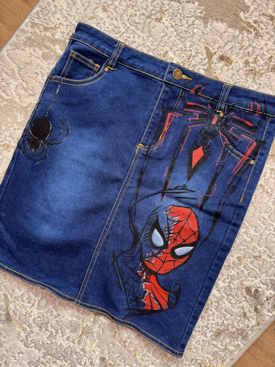 Fusta Spider-Man - arte vizuale și accesorii  - picturi - pictură acrilică - Artynos.ro