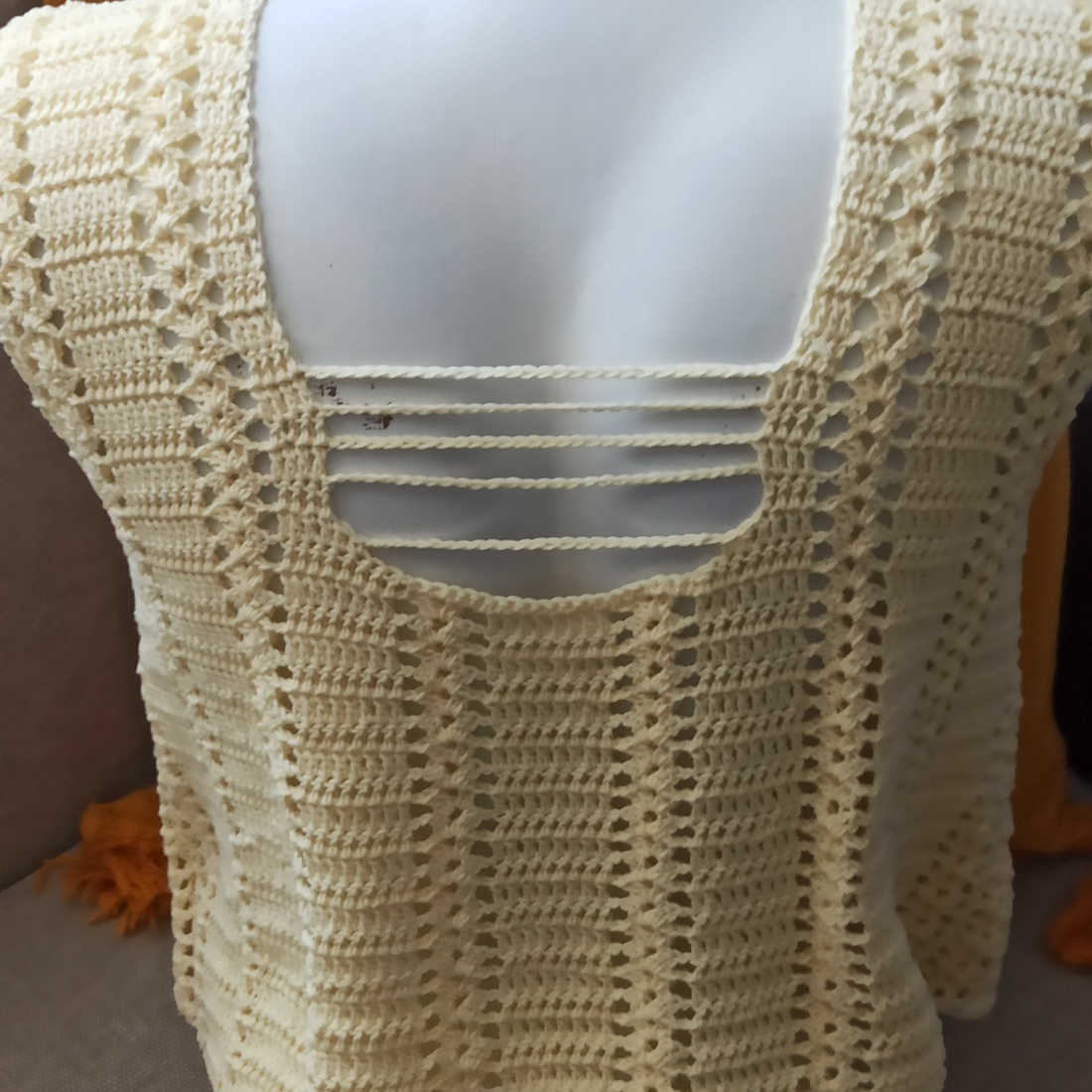Top croșetat - îmbrăcăminte și modă - haine damă - tricou și top de damă - Artynos.ro Top croșetat - îmbrăcăminte și modă - haine damă - tricou și top de damă - Artynos.ro