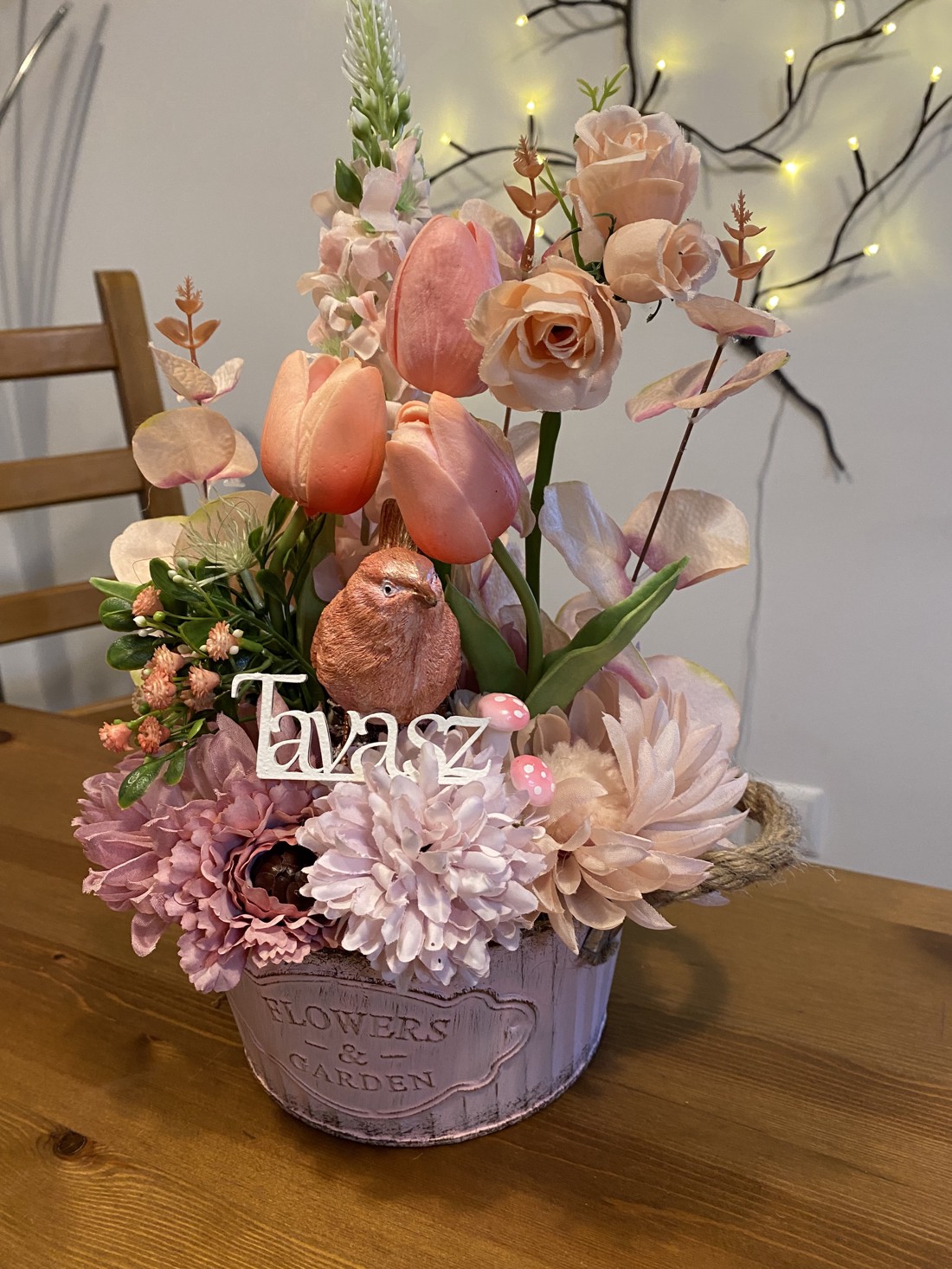 Decorațiuni florale de primăvară pentru masă  - casă & stil de viață - decorațiuni de casă - accesorii florale - flori în ghiveci - Artynos.ro