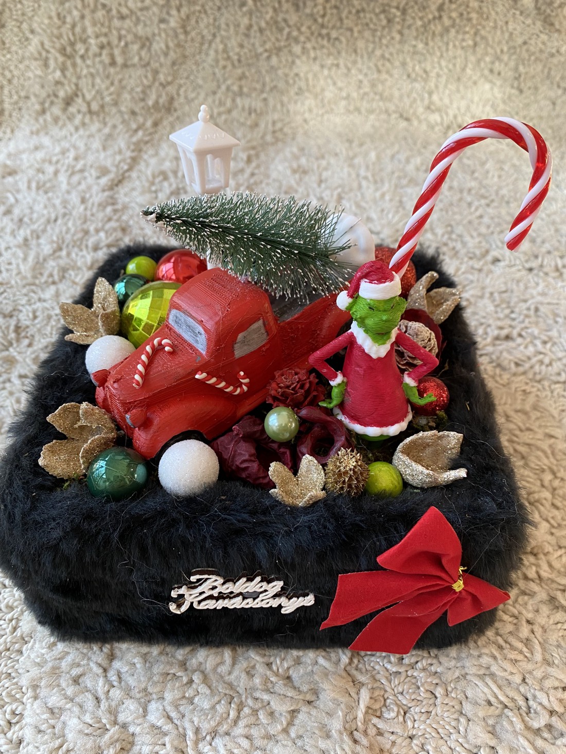 Masa de Crăciun Grinch dis - - Artynos.ro Masa de Crăciun Grinch dis - - Artynos.ro